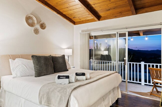 Foto del edificio - 321 W Kalmia St