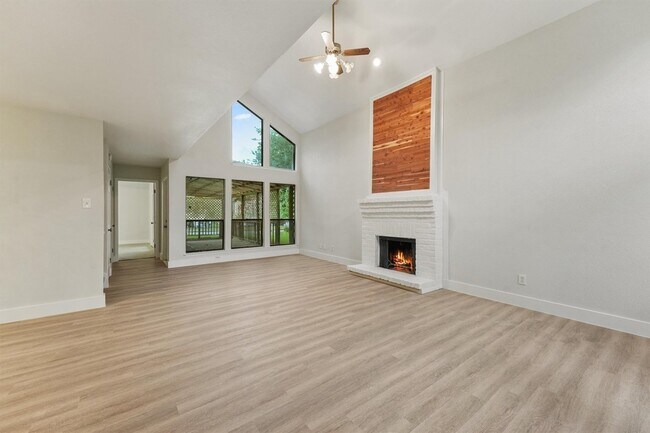Foto del edificio - 18118 Lakeside Ln