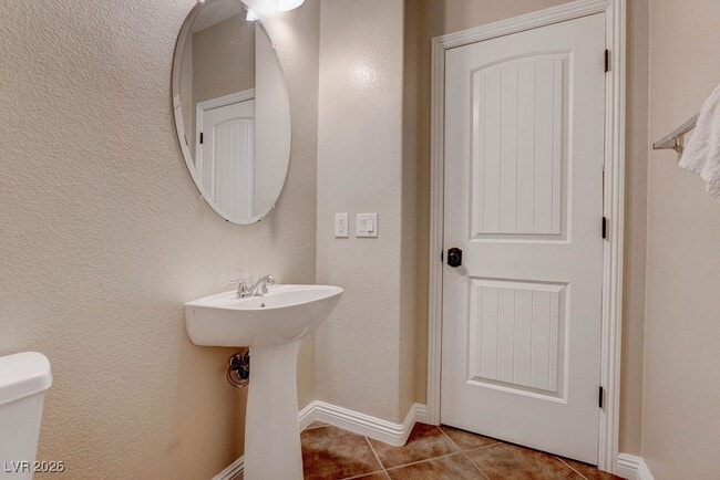 Building Photo - 1948 W Hammer Ln