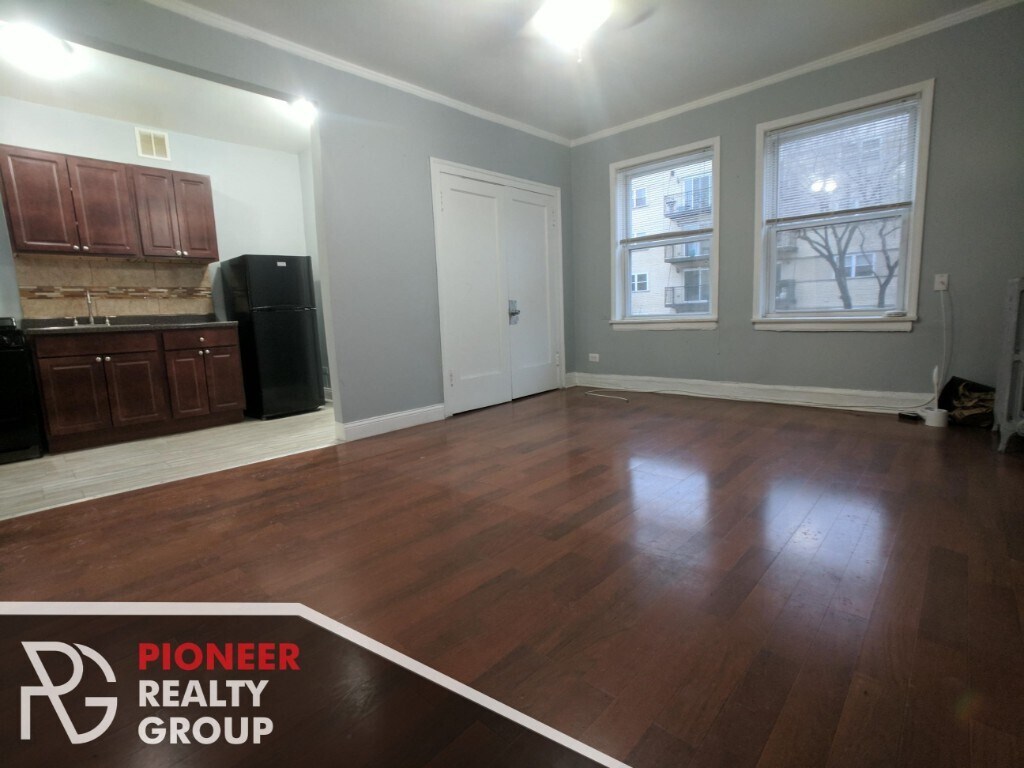 Foto del edificio - 6930 N Greenview Ave