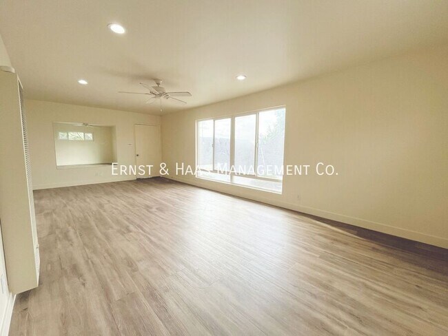 Foto del edificio - 4107 E 14th St