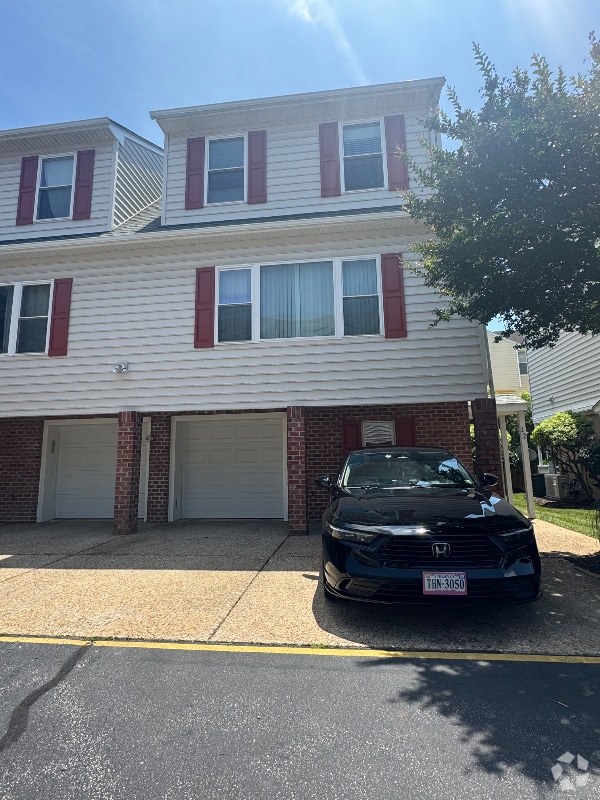 Building Photo - 8550 Tidewater Dr