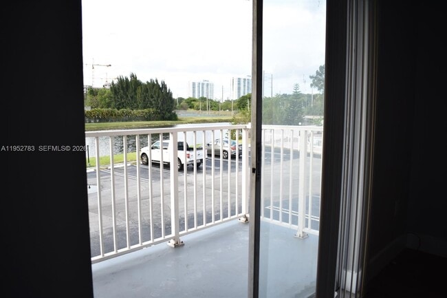 Foto del edificio - 16465 NE 22nd Ave