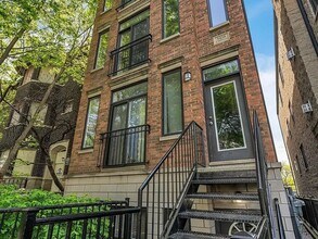Building Photo - 5438 S Indiana Ave