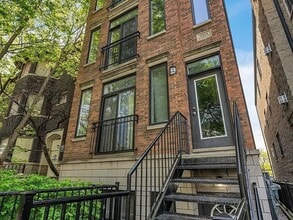 Building Photo - 5438 S Indiana Ave