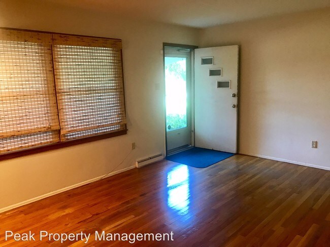 Building Photo - 3 br, 1.5 bath House - 1115 Pennsylvania Ave