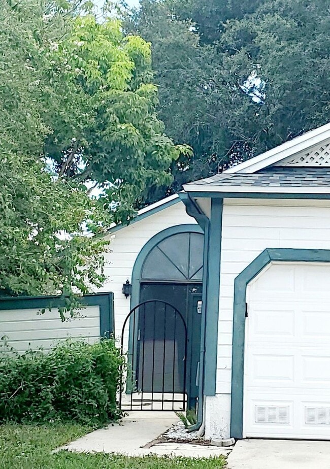 Building Photo - 3000 Weymouth Ct