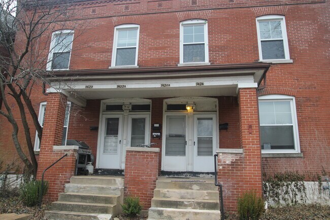 Building Photo - 7422 Maple Ave