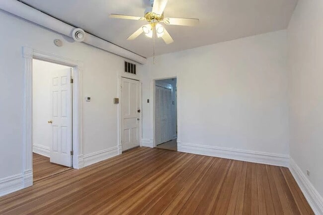 Building Photo - 3139 N Oakley Ave