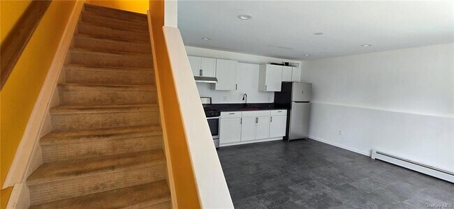 Foto del edificio - 300 Lakeside Road Unit B