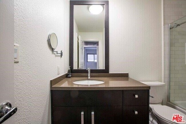 Foto del edificio - Prime location Studio near Cedars Sinai, B...