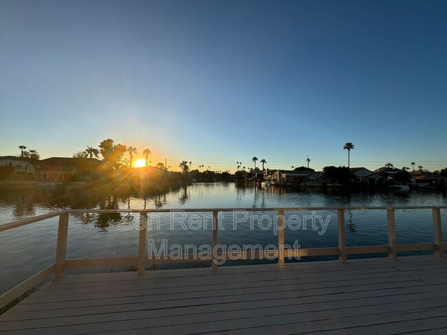 Building Photo - 1342 N Palmsprings Dr