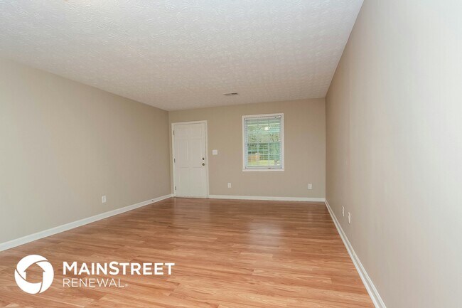 Foto del edificio - 5845 Bearing Way