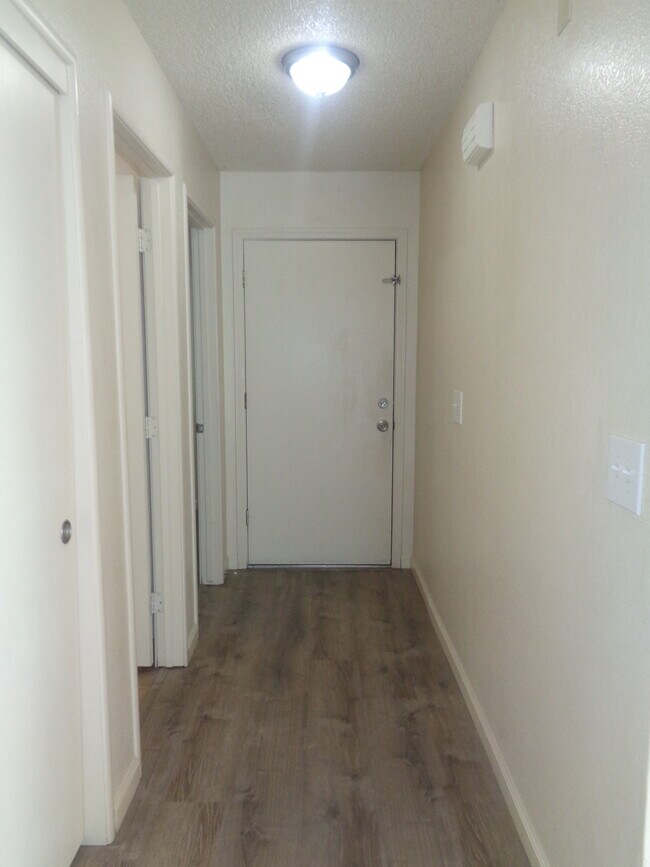 Foto del edificio - 1170 Forestwood Dr