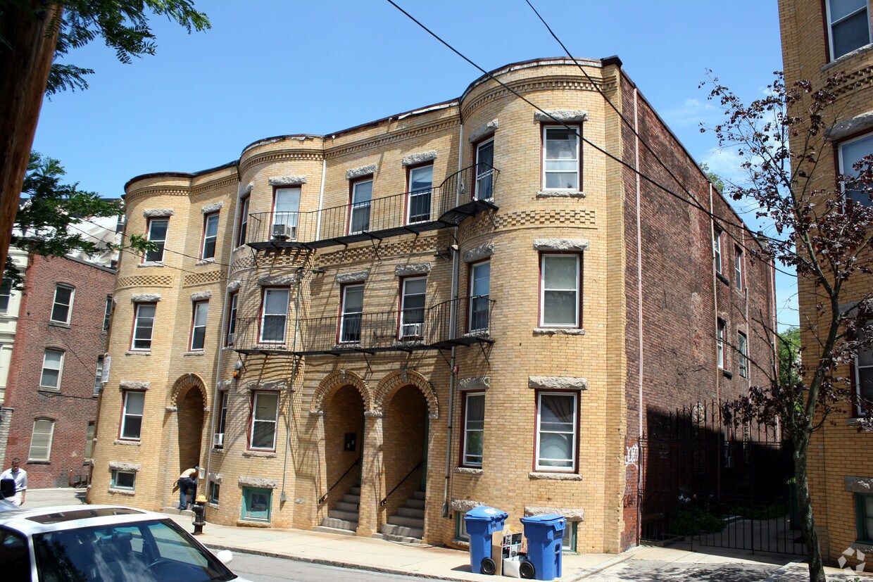 Building Photo - 6-16 Wait St
