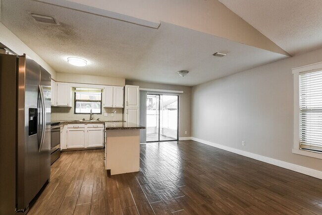 Foto del edificio - 1232 Creekbottom Cir