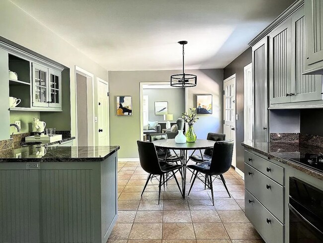 Foto del edificio - 340 Crescent Ln