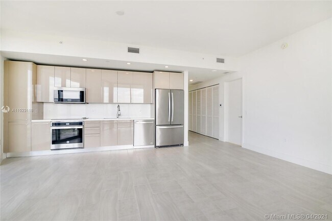 Foto del edificio - 1800 NW 136th Ave