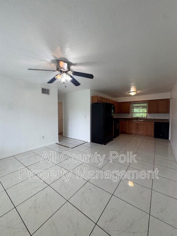 Building Photo - 1625 E Fern Rd