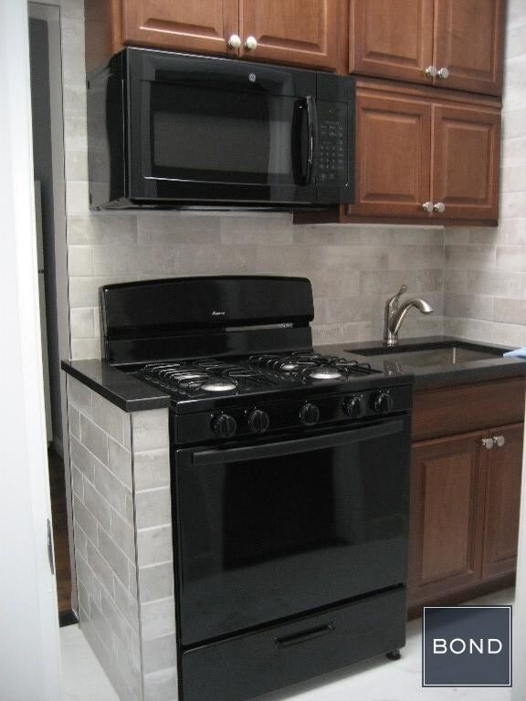 Primary Photo - 2383 38th St