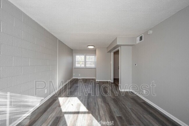 Building Photo - 6052 E 16th St