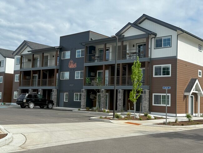 Frente - Homestead Village Apartments