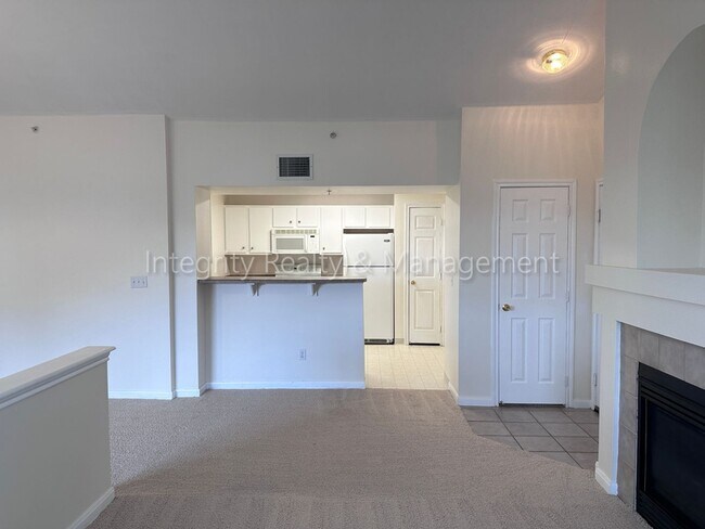 Foto del edificio - 2 Bed/1 Bath, 990 Sqft - 12920 Ironstone W...
