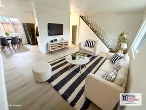 Building Photo - 128 N 1st St