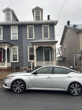 Building Photo - 432 Mulberry St