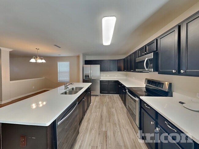 Foto del edificio - 1980 Clear Brook Dr