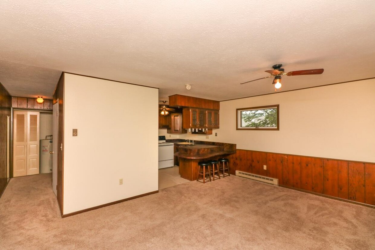 Primary Photo - 128 Spring St