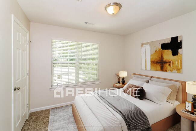 Building Photo - 2067 Pine Cone Dr Sw