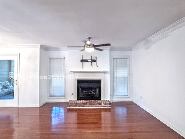 Building Photo - 1105 Lenox Way NE