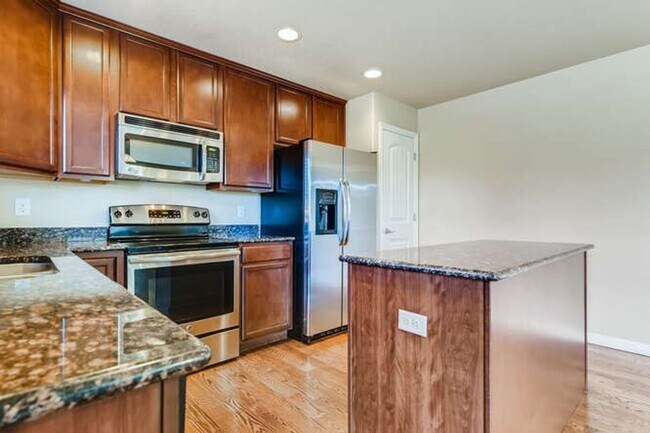 Foto del edificio - Evolve Real Estate: Available November 1 U...