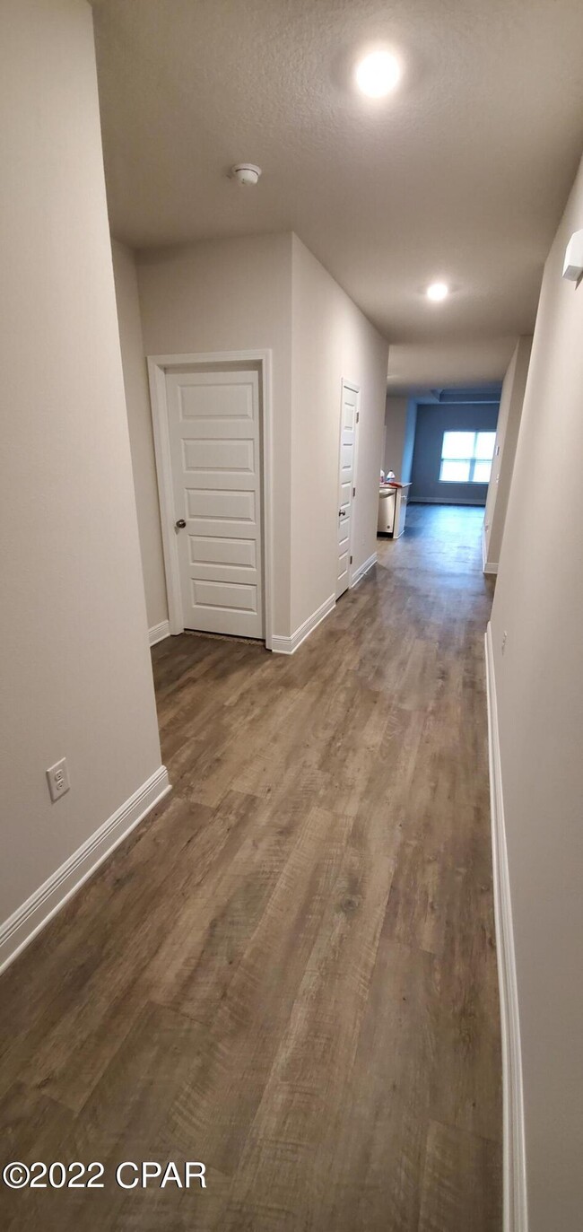 Foto del edificio - 326 Emerald Cove St