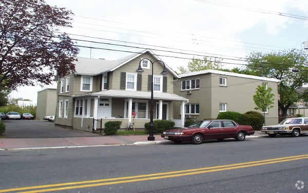 Building Photo - 25 Main St