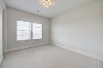 Building Photo - 1110 Thompson St