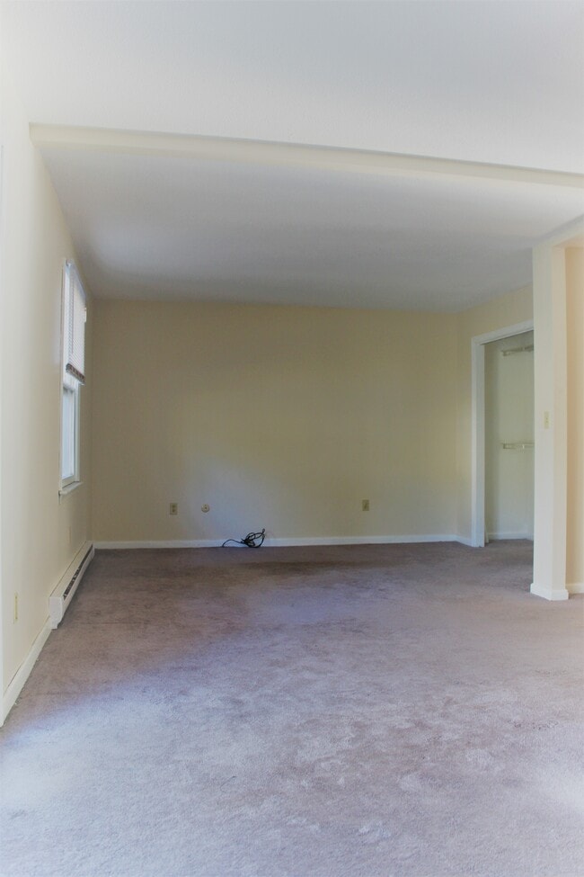 2 Pitt Clarke Rd Unit 3, Norton, MA 02766 Apartments in Norton, MA