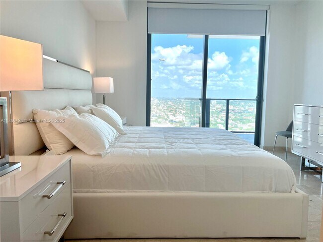 Foto del edificio - 88 SW 7th St