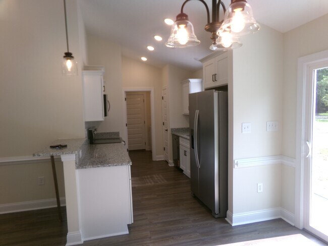 Foto del edificio - 2532 Harvey Rd