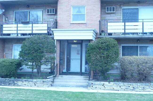 Foto del edificio - 8959 Cermak Rd