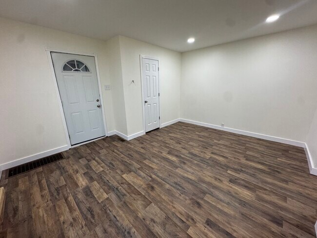 Foto del edificio - 3702 S Boots St