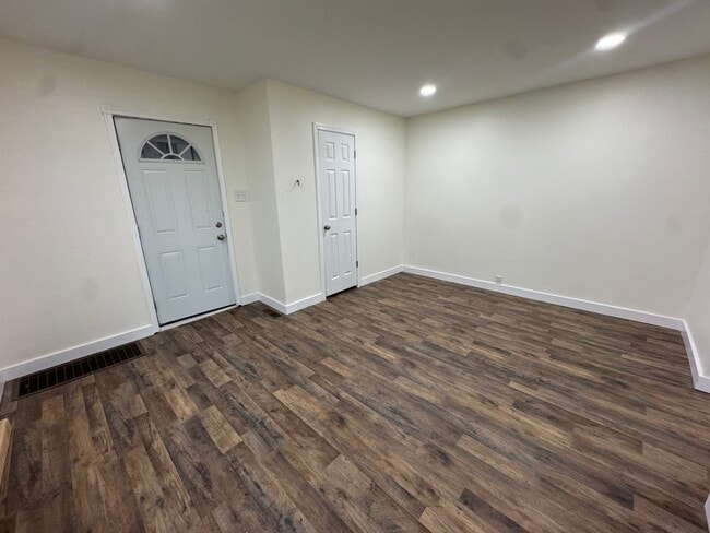 Building Photo - 3702 S Boots St