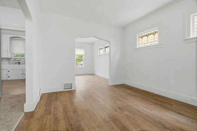 Foto del edificio - $1200/month bungalow