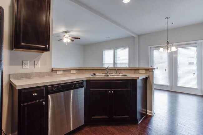 Building Photo - 1365 Aster Ives Dr