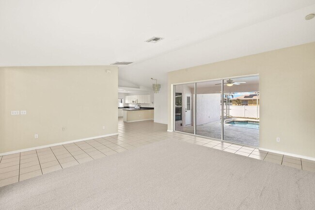 Building Photo - 3 Bed 2 Bath Pool Home