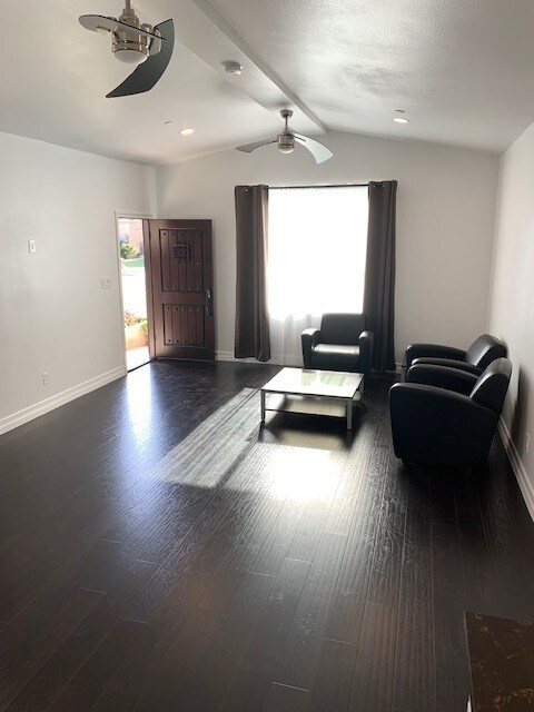 Foto del edificio - 7405 Juneau Ln