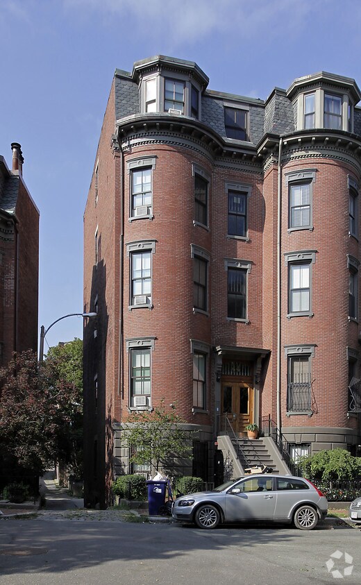 Primary Photo - 44 Concord Sq