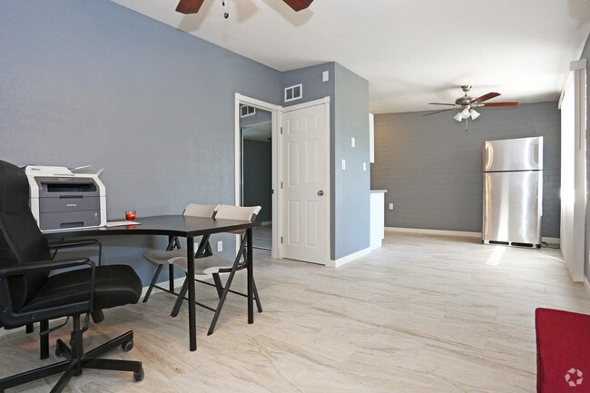 1BR, 1BA - 650 SF - Don Carlos Apartments