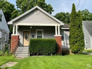 Building Photo - 848 Bryan Ave